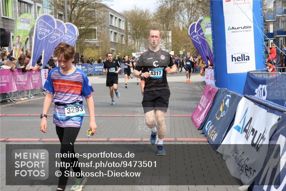 12.04.2026 - 45. Internationalen Wilhelmsburger Insellauf Strokosch-Dieckow http://msf.ph/oto/9473501 12.04.2026 12:54:08 Ziel 4317, 5227, 3294, 3520, 5143 meine-sportfotos.de