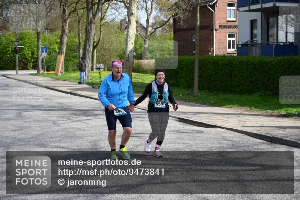 12.04.2026 - 45. Internationalen Wilhelmsburger Insellauf J. Mangold http://msf.ph/oto/9473841 12.04.2026 11:40:55 Ziel 4981, 2693, 5593 meine-sportfotos.de