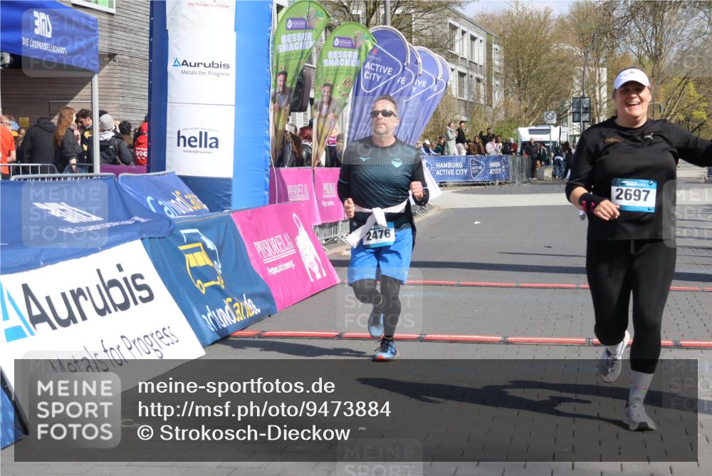 12.04.2026 - 45. Internationalen Wilhelmsburger Insellauf Strokosch-Dieckow http://msf.ph/oto/9473884 12.04.2026 11:30:38 Ziel 2697, 2698, 2476, 2498 meine-sportfotos.de