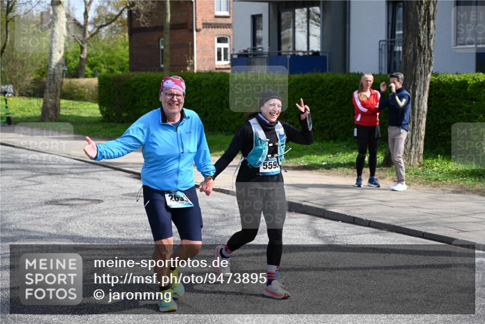12.04.2026 - 45. Internationalen Wilhelmsburger Insellauf J. Mangold http://msf.ph/oto/9473895 12.04.2026 11:40:56 Ziel 4981, 2693, 5593 meine-sportfotos.de