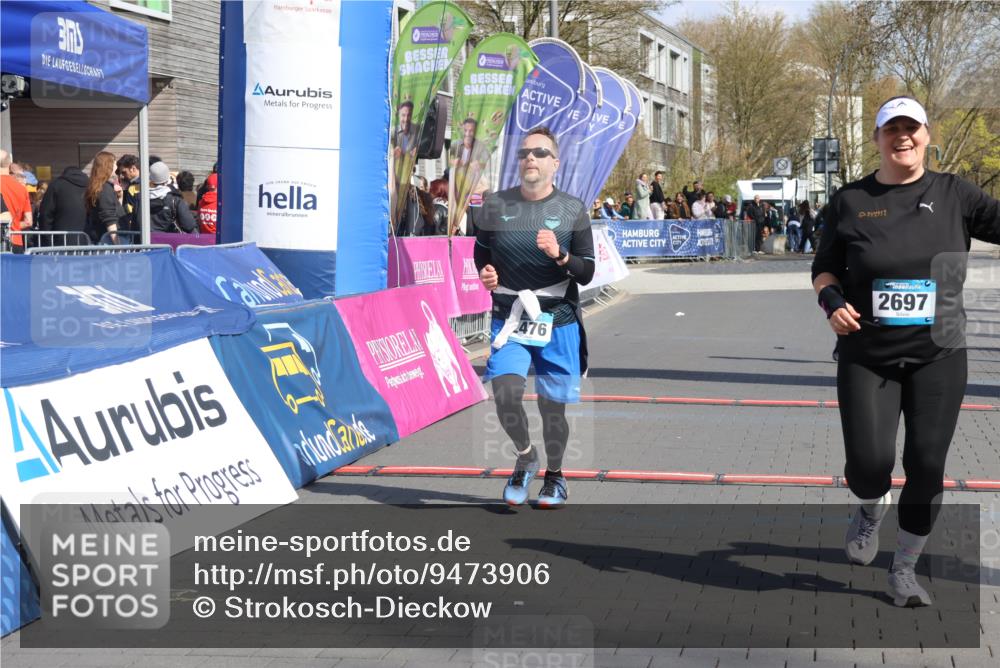 12.04.2026 - 45. Internationalen Wilhelmsburger Insellauf Strokosch-Dieckow http://msf.ph/oto/9473906 12.04.2026 11:30:38 Ziel 2697, 2698, 2476, 2498 meine-sportfotos.de