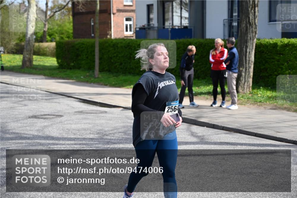 12.04.2026 - 45. Internationalen Wilhelmsburger Insellauf J. Mangold http://msf.ph/oto/9474006 12.04.2026 11:41:47 Ziel 2564, 2722 meine-sportfotos.de