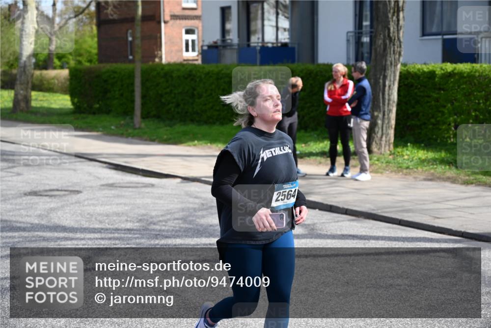12.04.2026 - 45. Internationalen Wilhelmsburger Insellauf J. Mangold http://msf.ph/oto/9474009 12.04.2026 11:41:47 Ziel 2564, 2722 meine-sportfotos.de