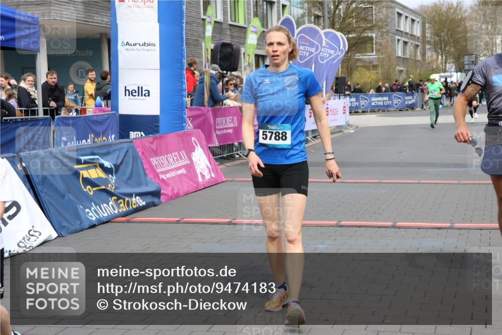 12.04.2026 - 45. Internationalen Wilhelmsburger Insellauf Strokosch-Dieckow http://msf.ph/oto/9474183 12.04.2026 12:54:32 Ziel 3254, 5788 meine-sportfotos.de