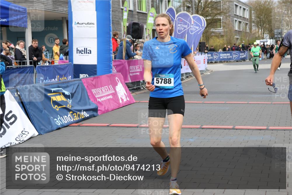 12.04.2026 - 45. Internationalen Wilhelmsburger Insellauf Strokosch-Dieckow http://msf.ph/oto/9474213 12.04.2026 12:54:32 Ziel 3254, 5788 meine-sportfotos.de