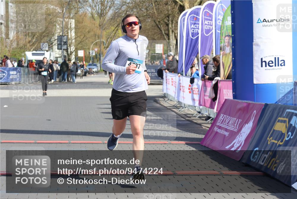 12.04.2026 - 45. Internationalen Wilhelmsburger Insellauf Strokosch-Dieckow http://msf.ph/oto/9474224 12.04.2026 11:31:03 Ziel 4737 meine-sportfotos.de