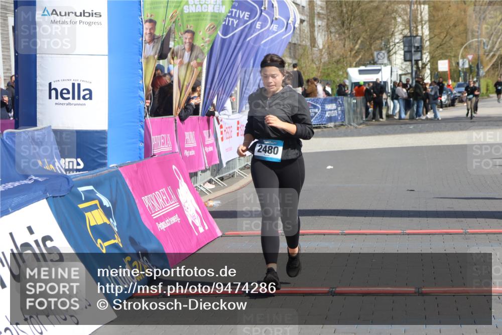 12.04.2026 - 45. Internationalen Wilhelmsburger Insellauf Strokosch-Dieckow http://msf.ph/oto/9474286 12.04.2026 11:31:13 Ziel 2480, 3111 meine-sportfotos.de