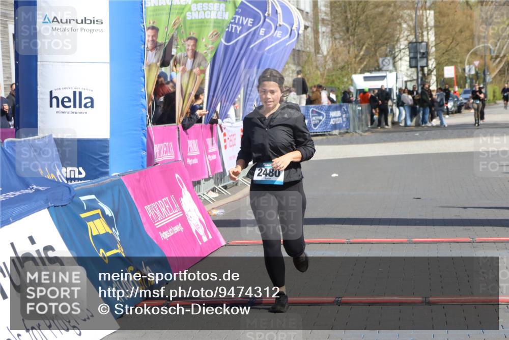 12.04.2026 - 45. Internationalen Wilhelmsburger Insellauf Strokosch-Dieckow http://msf.ph/oto/9474312 12.04.2026 11:31:13 Ziel 2480, 3111 meine-sportfotos.de