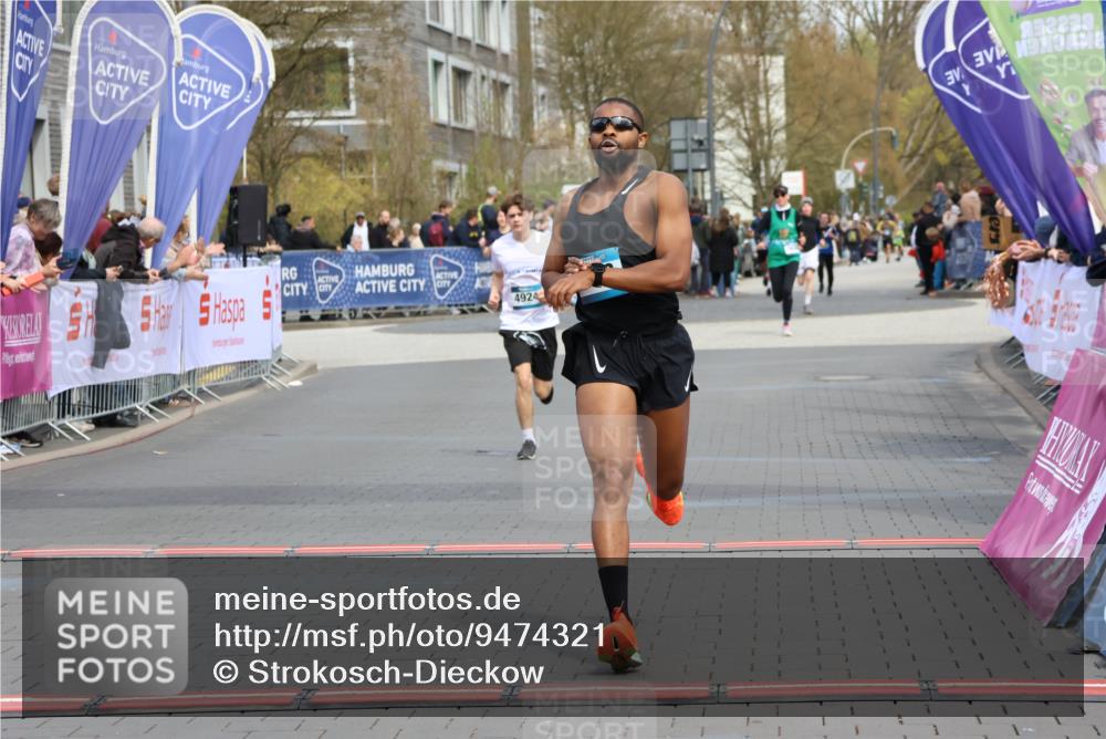 12.04.2026 - 45. Internationalen Wilhelmsburger Insellauf Strokosch-Dieckow http://msf.ph/oto/9474321 12.04.2026 12:54:41 Ziel 3000, 4823, 5743, 4924 meine-sportfotos.de