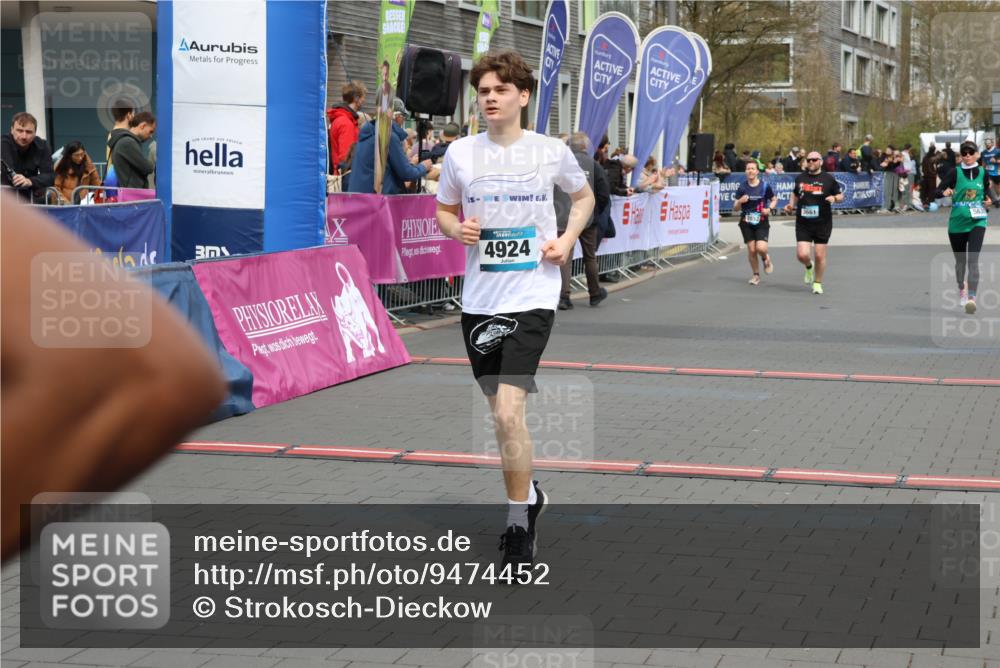 12.04.2026 - 45. Internationalen Wilhelmsburger Insellauf Strokosch-Dieckow http://msf.ph/oto/9474452 12.04.2026 12:54:46 Ziel 4924, 5630, 5858, 3661, 2852 meine-sportfotos.de