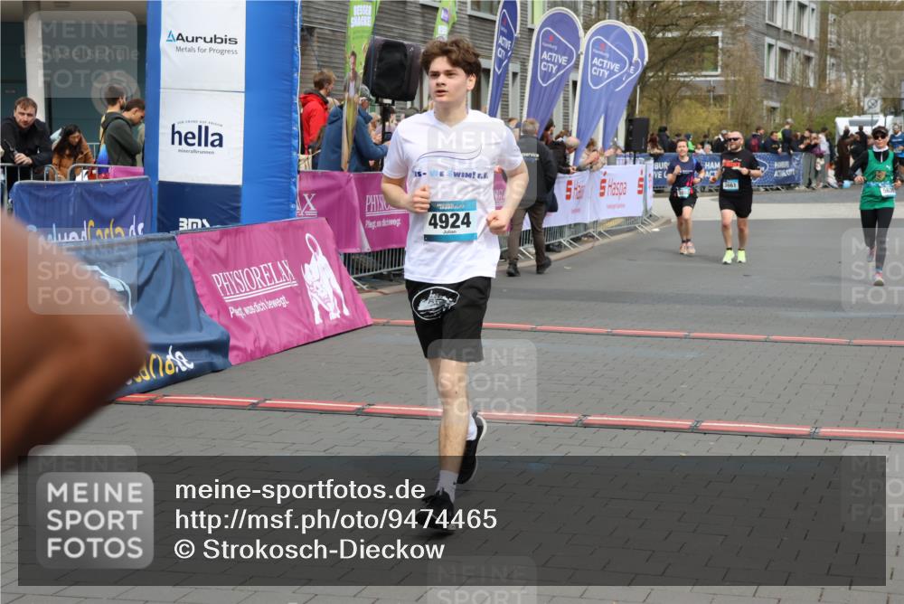 12.04.2026 - 45. Internationalen Wilhelmsburger Insellauf Strokosch-Dieckow http://msf.ph/oto/9474465 12.04.2026 12:54:46 Ziel 4924, 5630, 5858, 3661, 2852 meine-sportfotos.de
