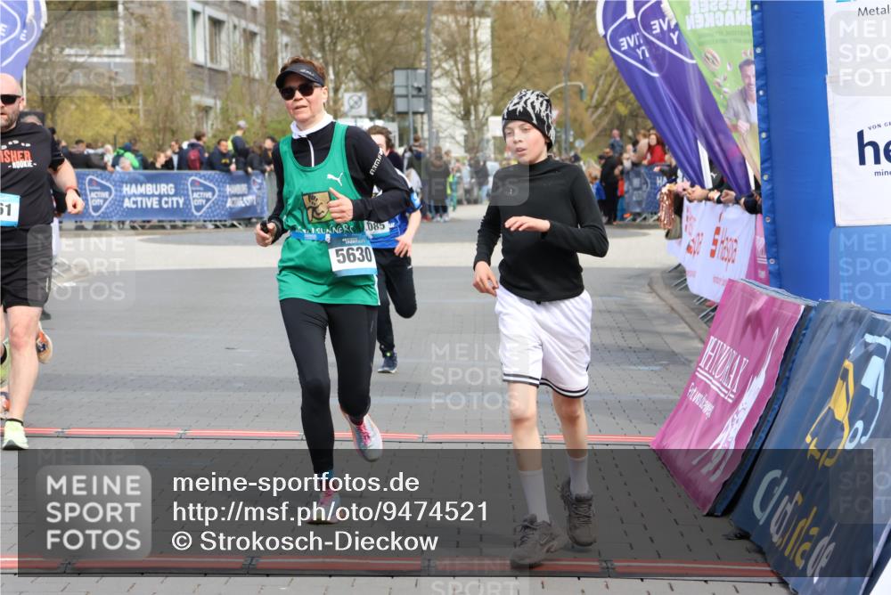 12.04.2026 - 45. Internationalen Wilhelmsburger Insellauf Strokosch-Dieckow http://msf.ph/oto/9474521 12.04.2026 12:54:49 Ziel 5630, 5858, 3661, 2852, 2085 meine-sportfotos.de