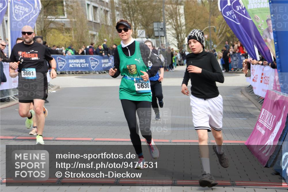 12.04.2026 - 45. Internationalen Wilhelmsburger Insellauf Strokosch-Dieckow http://msf.ph/oto/9474531 12.04.2026 12:54:49 Ziel 5630, 5858, 3661, 2852, 2085 meine-sportfotos.de