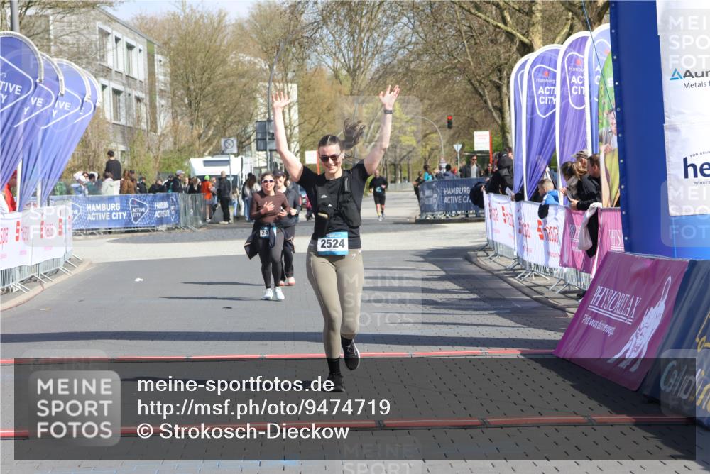 12.04.2026 - 45. Internationalen Wilhelmsburger Insellauf Strokosch-Dieckow http://msf.ph/oto/9474719 12.04.2026 11:31:34 Ziel 2524 meine-sportfotos.de