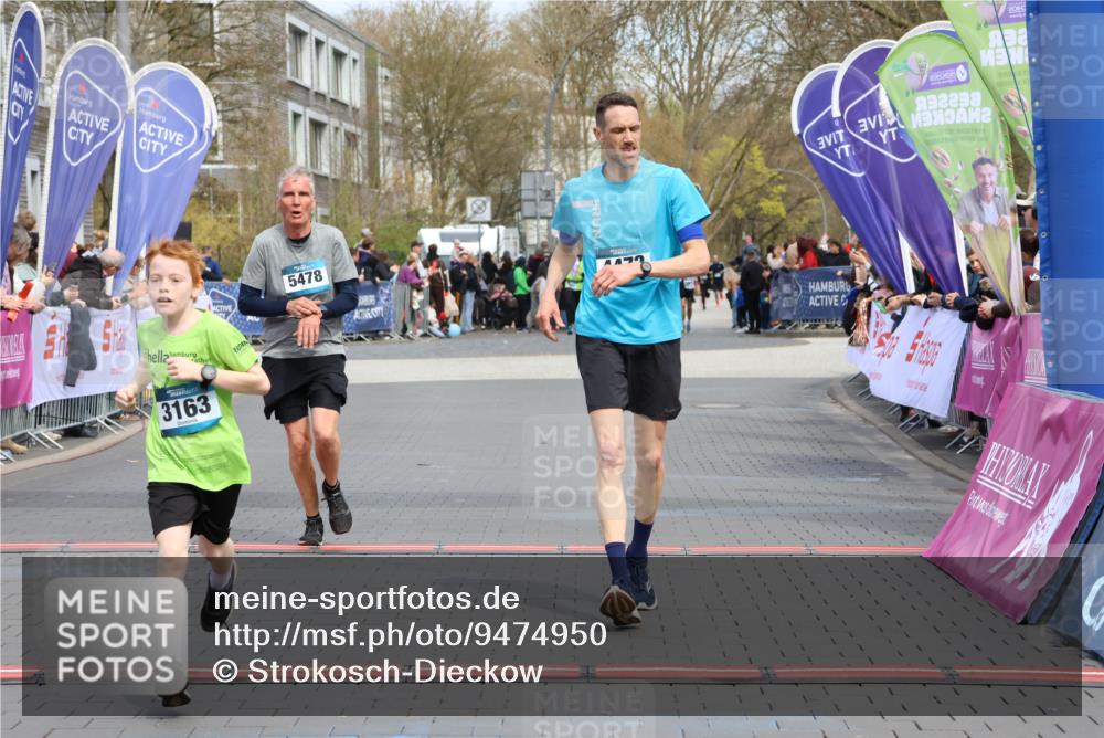 12.04.2026 - 45. Internationalen Wilhelmsburger Insellauf Strokosch-Dieckow http://msf.ph/oto/9474950 12.04.2026 12:55:15 Ziel 3163, 4472, 5478 meine-sportfotos.de