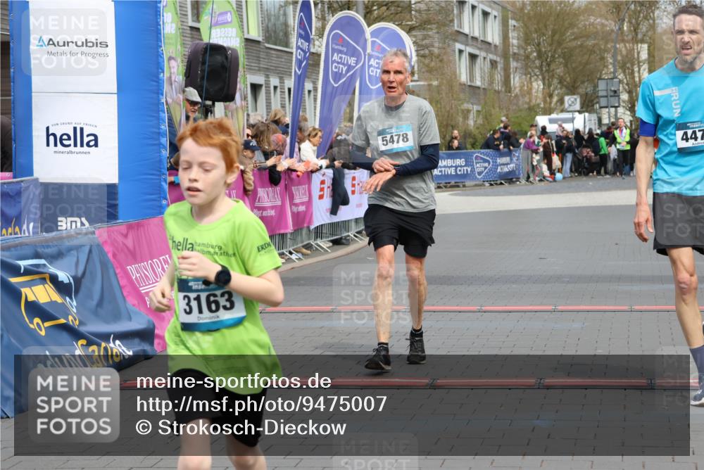 12.04.2026 - 45. Internationalen Wilhelmsburger Insellauf Strokosch-Dieckow http://msf.ph/oto/9475007 12.04.2026 12:55:16 Ziel 3163, 4472, 5478 meine-sportfotos.de