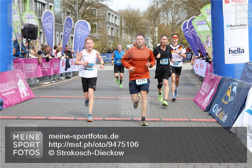 12.04.2026 - 45. Internationalen Wilhelmsburger Insellauf Strokosch-Dieckow http://msf.ph/oto/9475106 12.04.2026 12:55:27 Ziel 5296, 4570, 3302, 2235, 3899, 3300, 5213 meine-sportfotos.de