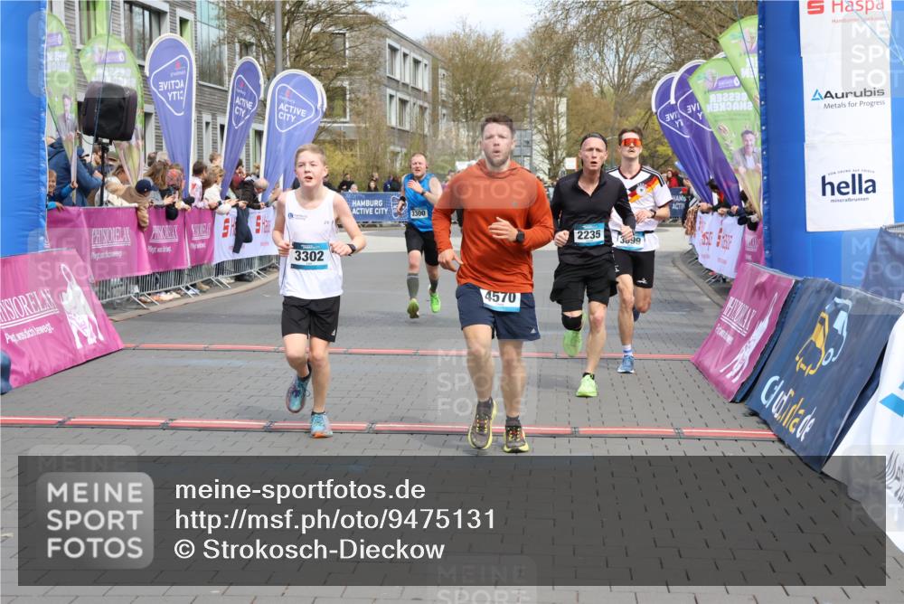 12.04.2026 - 45. Internationalen Wilhelmsburger Insellauf Strokosch-Dieckow http://msf.ph/oto/9475131 12.04.2026 12:55:28 Ziel 4570, 3302, 2235, 3899, 3300, 5213 meine-sportfotos.de