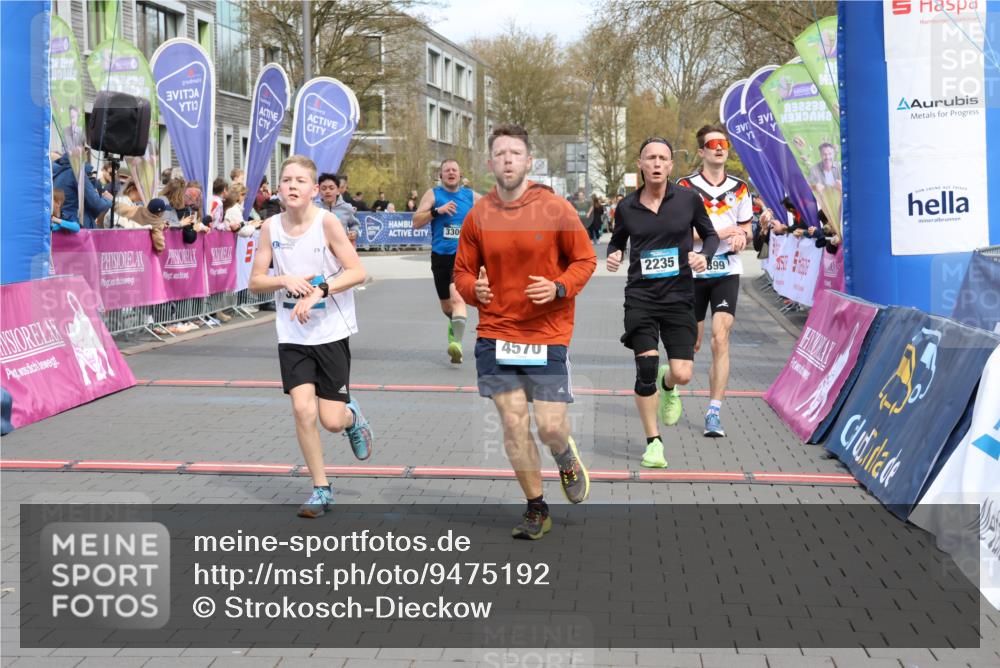 12.04.2026 - 45. Internationalen Wilhelmsburger Insellauf Strokosch-Dieckow http://msf.ph/oto/9475192 12.04.2026 12:55:28 Ziel 4570, 3302, 2235, 3899, 3300, 5213 meine-sportfotos.de
