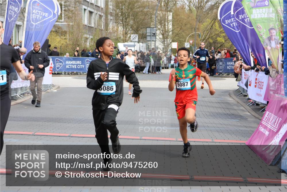 12.04.2026 - 45. Internationalen Wilhelmsburger Insellauf Strokosch-Dieckow http://msf.ph/oto/9475260 12.04.2026 12:55:34 Ziel 3411, 4041, 5086, 5087 meine-sportfotos.de