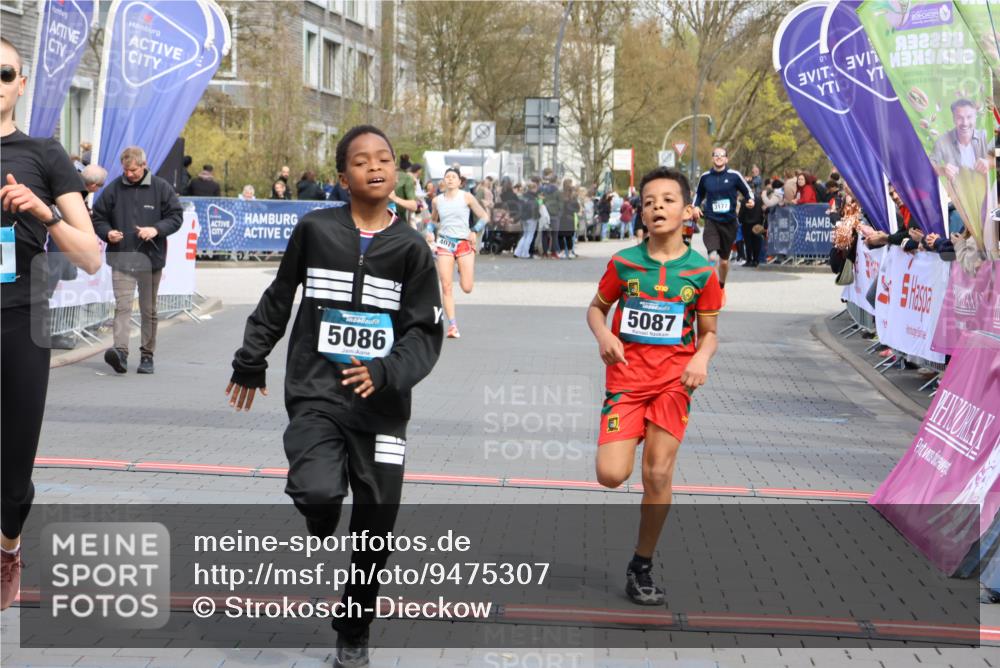 12.04.2026 - 45. Internationalen Wilhelmsburger Insellauf Strokosch-Dieckow http://msf.ph/oto/9475307 12.04.2026 12:55:35 Ziel 3411, 4041, 5086, 5087, 4079, 4678 meine-sportfotos.de