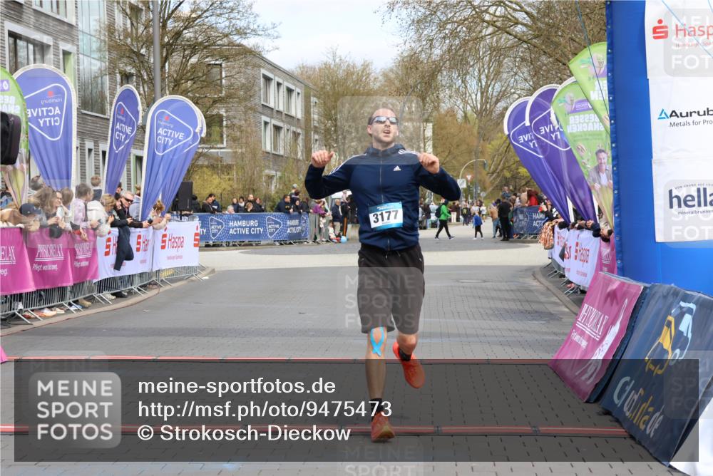 12.04.2026 - 45. Internationalen Wilhelmsburger Insellauf Strokosch-Dieckow http://msf.ph/oto/9475473 12.04.2026 12:55:42 Ziel 4079, 4678, 3177 meine-sportfotos.de