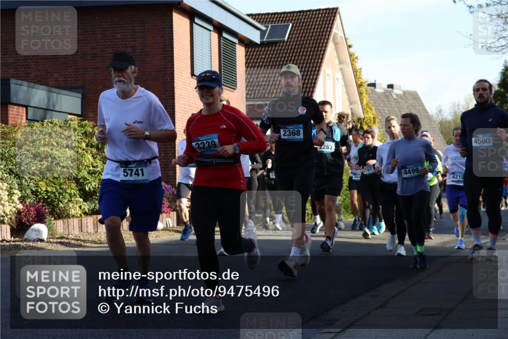 12.04.2026 - 45. Internationalen Wilhelmsburger Insellauf Yannick Fuchs http://msf.ph/oto/9475496 12.04.2026 09:01:48 Laufen 5741, 3239, 2368, 2267, 302, 4500, 3707, 4499, 4215 meine-sportfotos.de