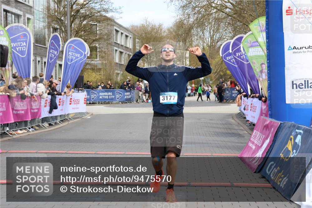 12.04.2026 - 45. Internationalen Wilhelmsburger Insellauf Strokosch-Dieckow http://msf.ph/oto/9475570 12.04.2026 12:55:42 Ziel 4079, 4678, 3177 meine-sportfotos.de