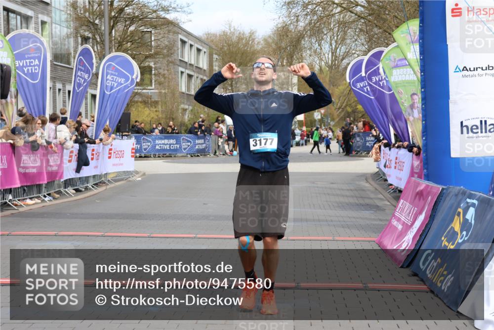 12.04.2026 - 45. Internationalen Wilhelmsburger Insellauf Strokosch-Dieckow http://msf.ph/oto/9475580 12.04.2026 12:55:42 Ziel 4079, 4678, 3177 meine-sportfotos.de