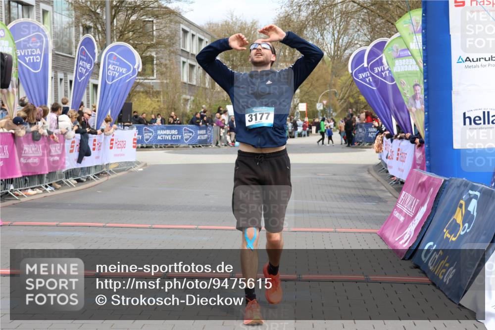 12.04.2026 - 45. Internationalen Wilhelmsburger Insellauf Strokosch-Dieckow http://msf.ph/oto/9475615 12.04.2026 12:55:43 Ziel 4079, 4678, 3177 meine-sportfotos.de