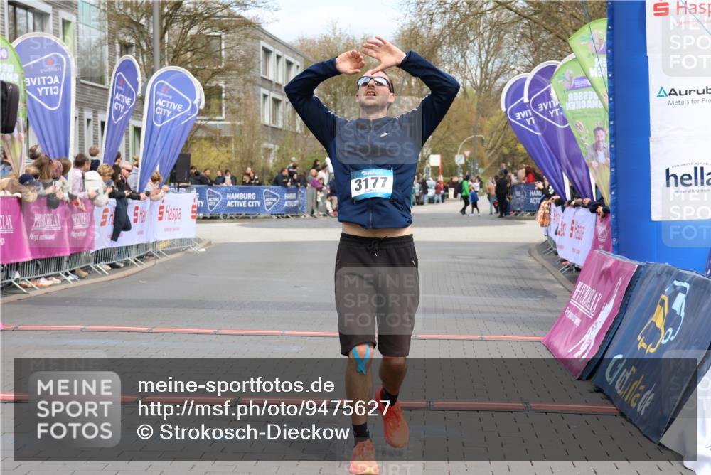 12.04.2026 - 45. Internationalen Wilhelmsburger Insellauf Strokosch-Dieckow http://msf.ph/oto/9475627 12.04.2026 12:55:43 Ziel 4079, 4678, 3177 meine-sportfotos.de