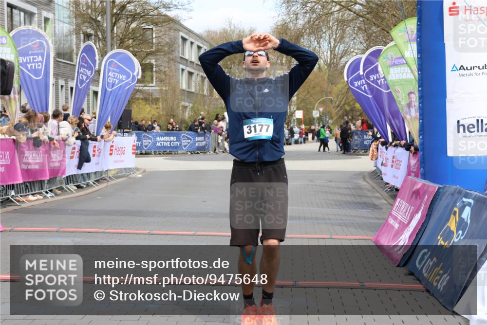 12.04.2026 - 45. Internationalen Wilhelmsburger Insellauf Strokosch-Dieckow http://msf.ph/oto/9475648 12.04.2026 12:55:43 Ziel 4079, 4678, 3177 meine-sportfotos.de
