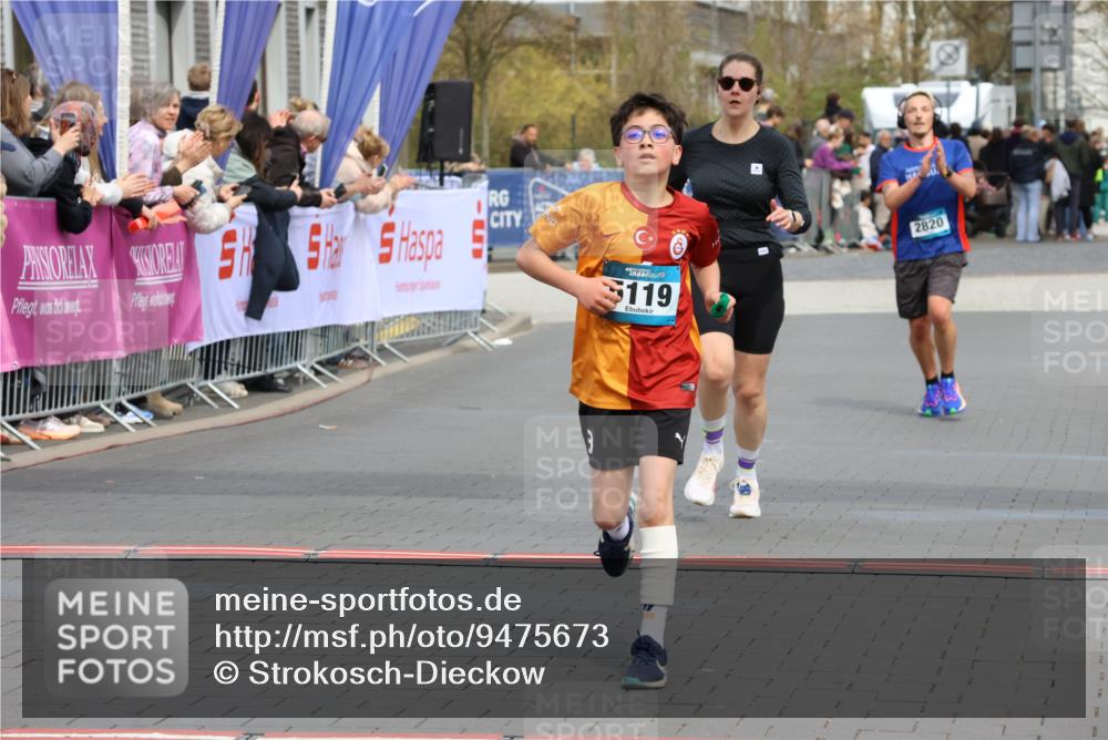 12.04.2026 - 45. Internationalen Wilhelmsburger Insellauf Strokosch-Dieckow http://msf.ph/oto/9475673 12.04.2026 12:55:50 Ziel 5119, 2737, 2820 meine-sportfotos.de