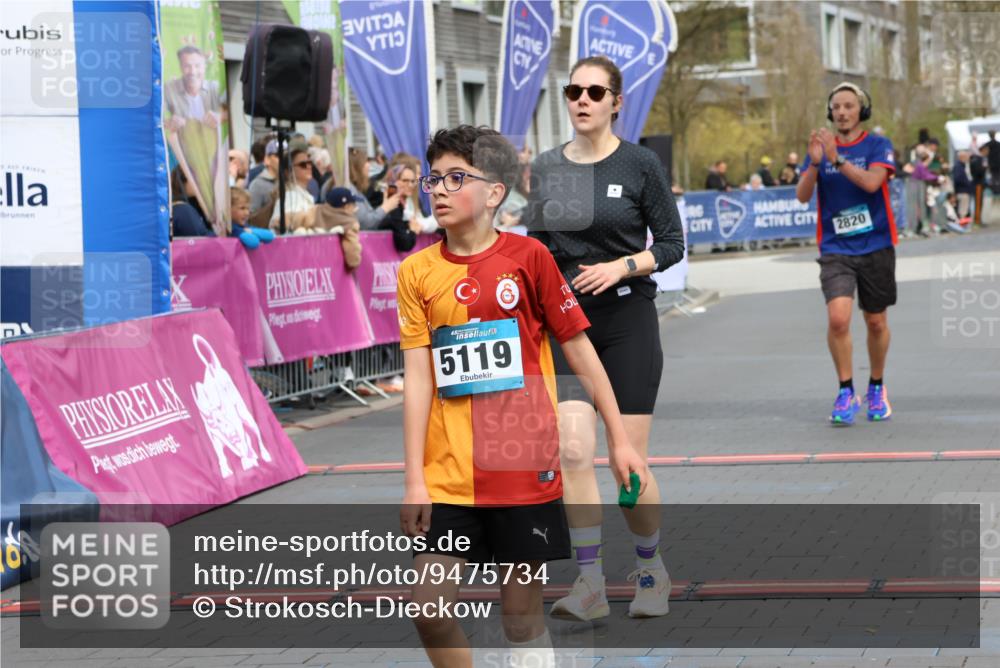 12.04.2026 - 45. Internationalen Wilhelmsburger Insellauf Strokosch-Dieckow http://msf.ph/oto/9475734 12.04.2026 12:55:52 Ziel 5119, 2737, 2820 meine-sportfotos.de