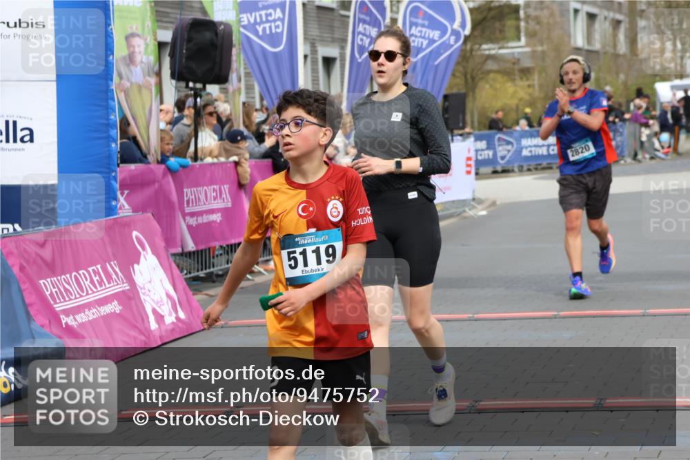 12.04.2026 - 45. Internationalen Wilhelmsburger Insellauf Strokosch-Dieckow http://msf.ph/oto/9475752 12.04.2026 12:55:52 Ziel 5119, 2737, 2820 meine-sportfotos.de