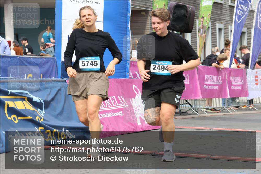 12.04.2026 - 45. Internationalen Wilhelmsburger Insellauf Strokosch-Dieckow http://msf.ph/oto/9475762 12.04.2026 13:31:45 Ziel 5745, 2494 meine-sportfotos.de