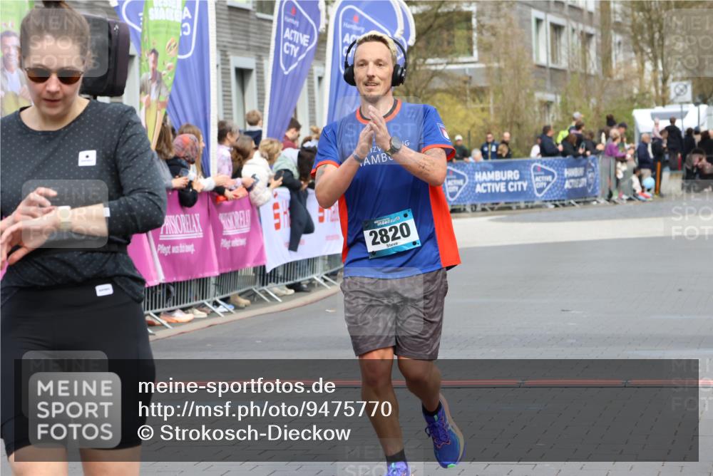 12.04.2026 - 45. Internationalen Wilhelmsburger Insellauf Strokosch-Dieckow http://msf.ph/oto/9475770 12.04.2026 12:55:54 Ziel 2737, 2820 meine-sportfotos.de