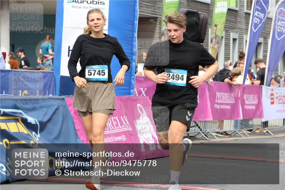 12.04.2026 - 45. Internationalen Wilhelmsburger Insellauf Strokosch-Dieckow http://msf.ph/oto/9475778 12.04.2026 13:31:45 Ziel 5745, 2494 meine-sportfotos.de