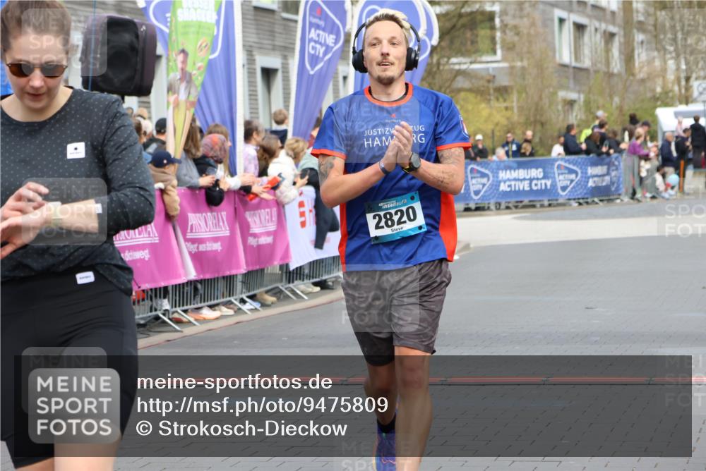 12.04.2026 - 45. Internationalen Wilhelmsburger Insellauf Strokosch-Dieckow http://msf.ph/oto/9475809 12.04.2026 12:55:55 Ziel 2737, 2820 meine-sportfotos.de