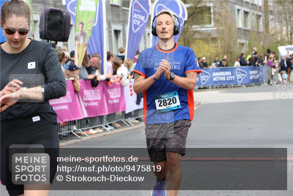 12.04.2026 - 45. Internationalen Wilhelmsburger Insellauf Strokosch-Dieckow http://msf.ph/oto/9475819 12.04.2026 12:55:55 Ziel 2737, 2820 meine-sportfotos.de