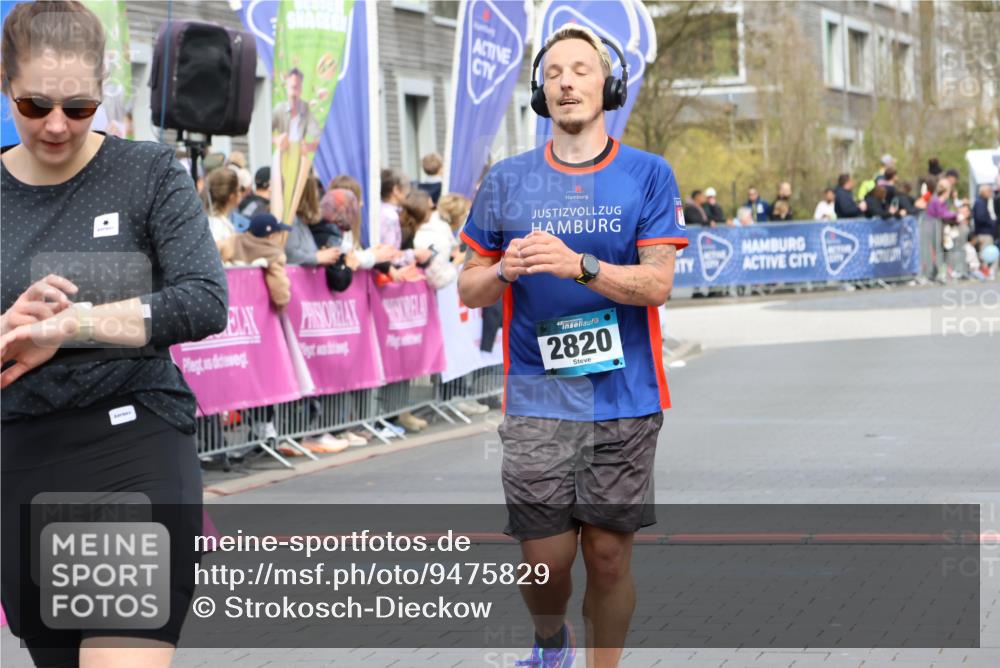 12.04.2026 - 45. Internationalen Wilhelmsburger Insellauf Strokosch-Dieckow http://msf.ph/oto/9475829 12.04.2026 12:55:55 Ziel 2737, 2820 meine-sportfotos.de
