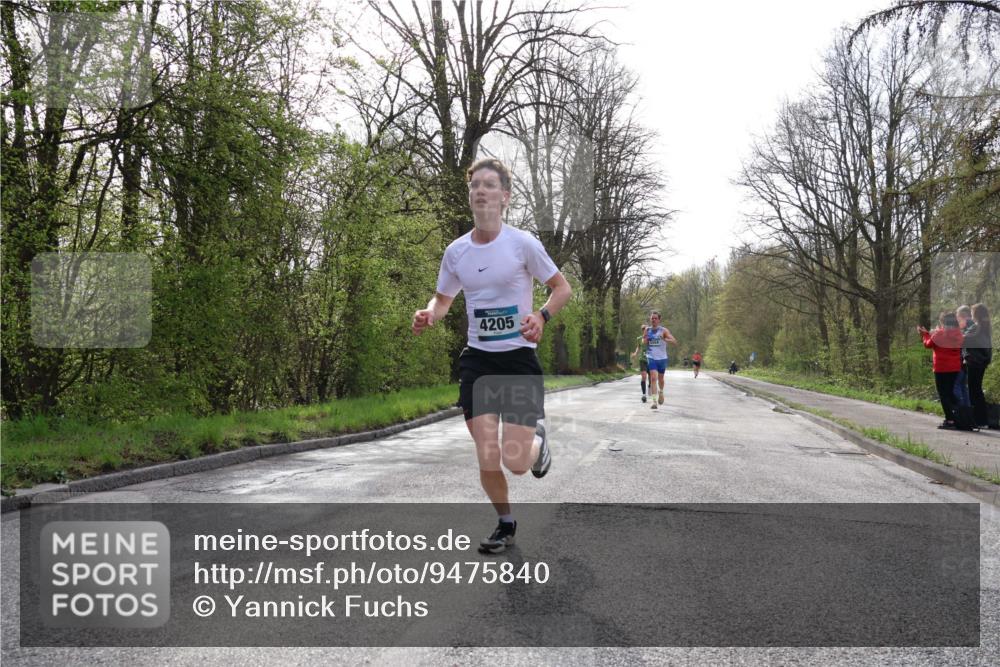 12.04.2026 - 45. Internationalen Wilhelmsburger Insellauf Yannick Fuchs http://msf.ph/oto/9475840 12.04.2026 10:09:30 Laufen 4205 meine-sportfotos.de