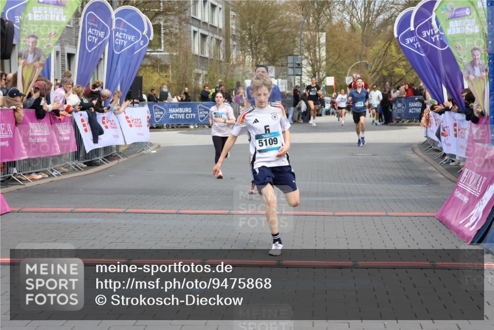 12.04.2026 - 45. Internationalen Wilhelmsburger Insellauf Strokosch-Dieckow http://msf.ph/oto/9475868 12.04.2026 12:56:04 Ziel 5109, 5361, 4811 meine-sportfotos.de