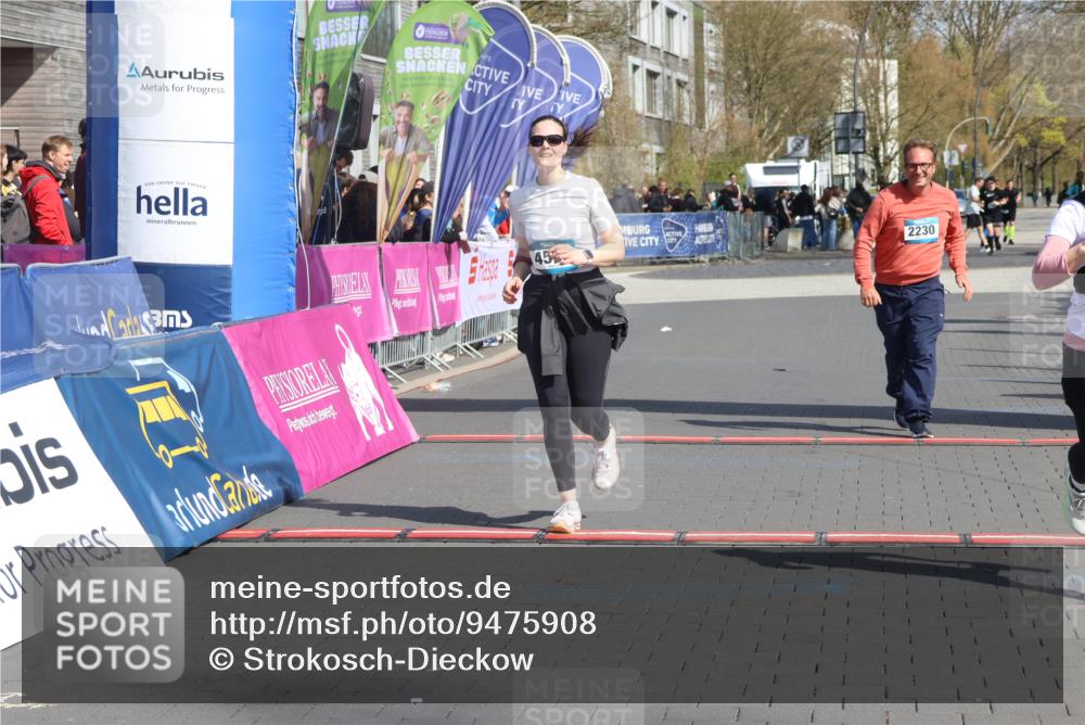12.04.2026 - 45. Internationalen Wilhelmsburger Insellauf Strokosch-Dieckow http://msf.ph/oto/9475908 12.04.2026 11:33:31 Ziel 3474, 4509, 2230 meine-sportfotos.de