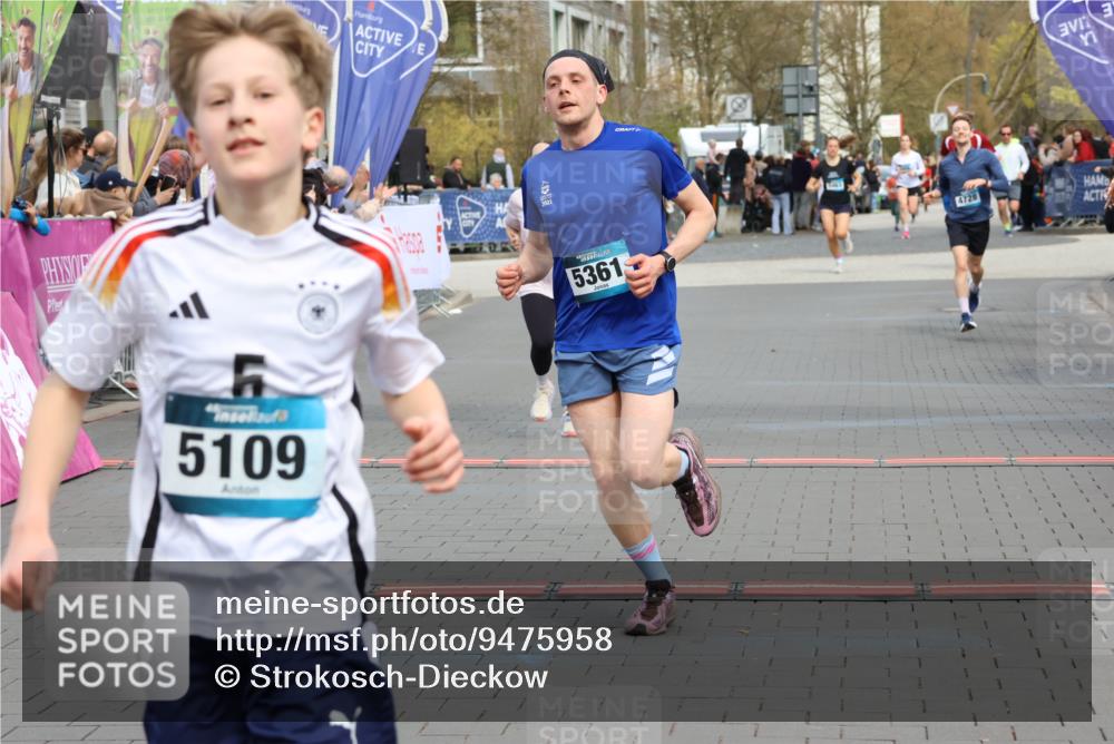 12.04.2026 - 45. Internationalen Wilhelmsburger Insellauf Strokosch-Dieckow http://msf.ph/oto/9475958 12.04.2026 12:56:05 Ziel 5109, 5361, 4811, 4728 meine-sportfotos.de