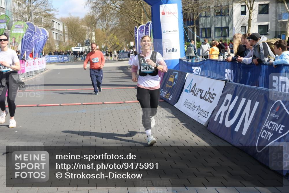 12.04.2026 - 45. Internationalen Wilhelmsburger Insellauf Strokosch-Dieckow http://msf.ph/oto/9475991 12.04.2026 11:33:32 Ziel 3474, 4509, 2230 meine-sportfotos.de