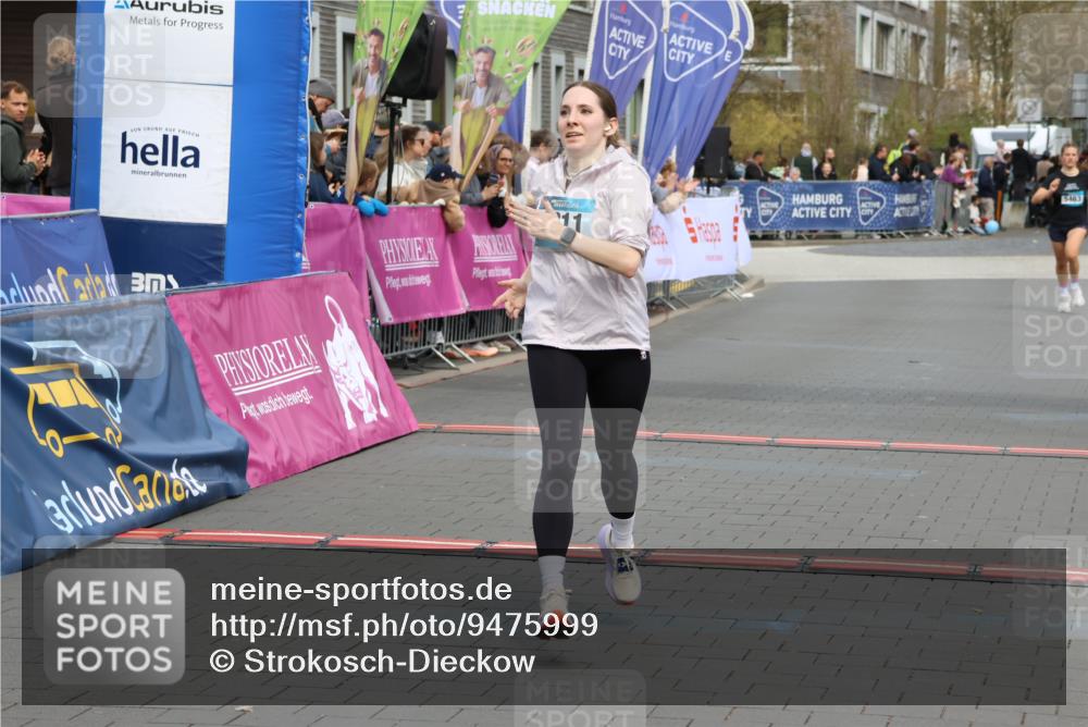 12.04.2026 - 45. Internationalen Wilhelmsburger Insellauf Strokosch-Dieckow http://msf.ph/oto/9475999 12.04.2026 12:56:08 Ziel 5109, 5361, 4811, 4728, 3315, 5463 meine-sportfotos.de