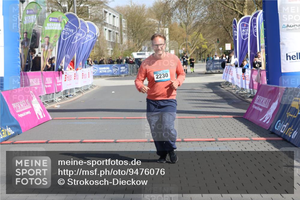 12.04.2026 - 45. Internationalen Wilhelmsburger Insellauf Strokosch-Dieckow http://msf.ph/oto/9476076 12.04.2026 11:33:34 Ziel 3474, 4509, 2230 meine-sportfotos.de