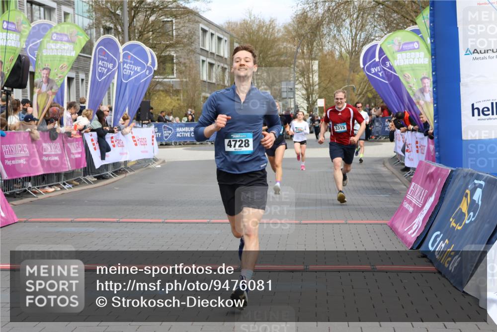 12.04.2026 - 45. Internationalen Wilhelmsburger Insellauf Strokosch-Dieckow http://msf.ph/oto/9476081 12.04.2026 12:56:10 Ziel 4811, 4728, 3315, 5463 meine-sportfotos.de