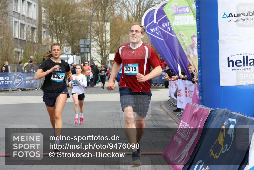 12.04.2026 - 45. Internationalen Wilhelmsburger Insellauf Strokosch-Dieckow http://msf.ph/oto/9476098 12.04.2026 12:56:11 Ziel 4728, 3315, 5463, 4459 meine-sportfotos.de